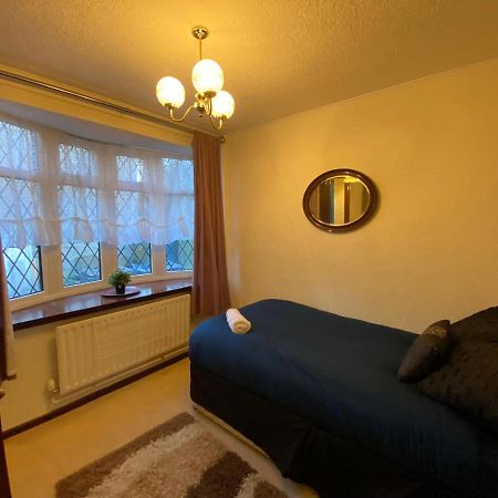 Serene 4Br In Harborne Close To Qe Hospital, Harborne Centre 버밍엄 외부 사진