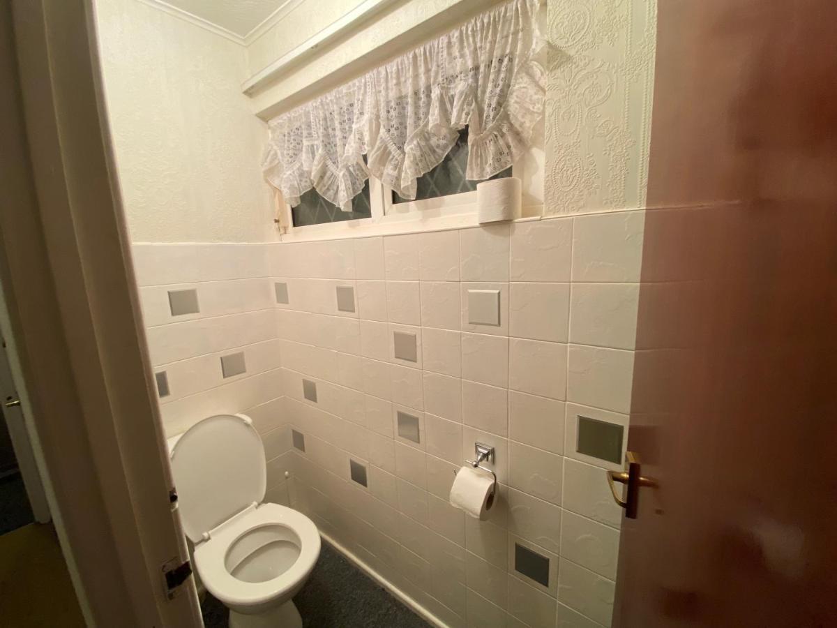 Serene 4Br In Harborne Close To Qe Hospital, Harborne Centre 버밍엄 외부 사진