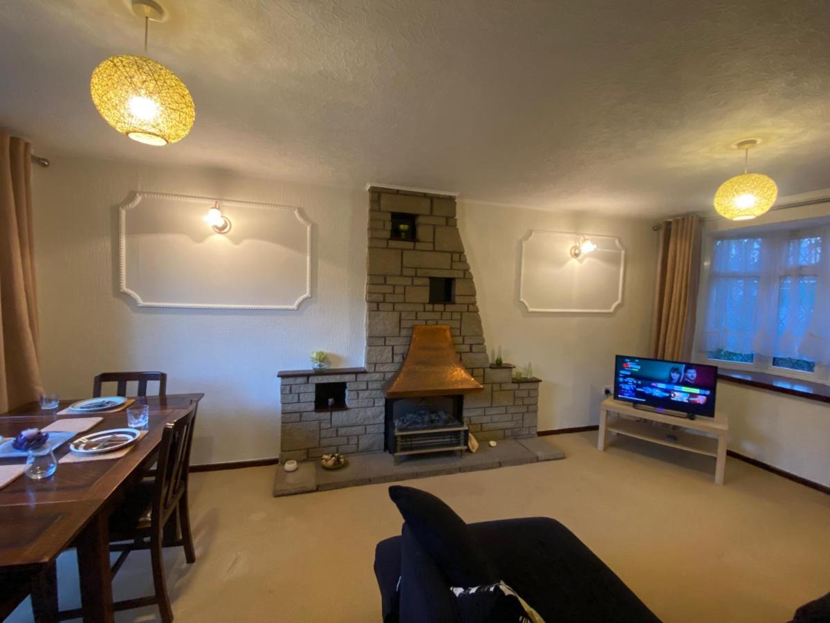 Serene 4Br In Harborne Close To Qe Hospital, Harborne Centre 버밍엄 외부 사진