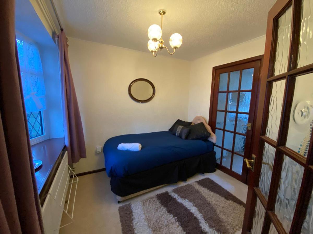 Serene 4Br In Harborne Close To Qe Hospital, Harborne Centre 버밍엄 외부 사진