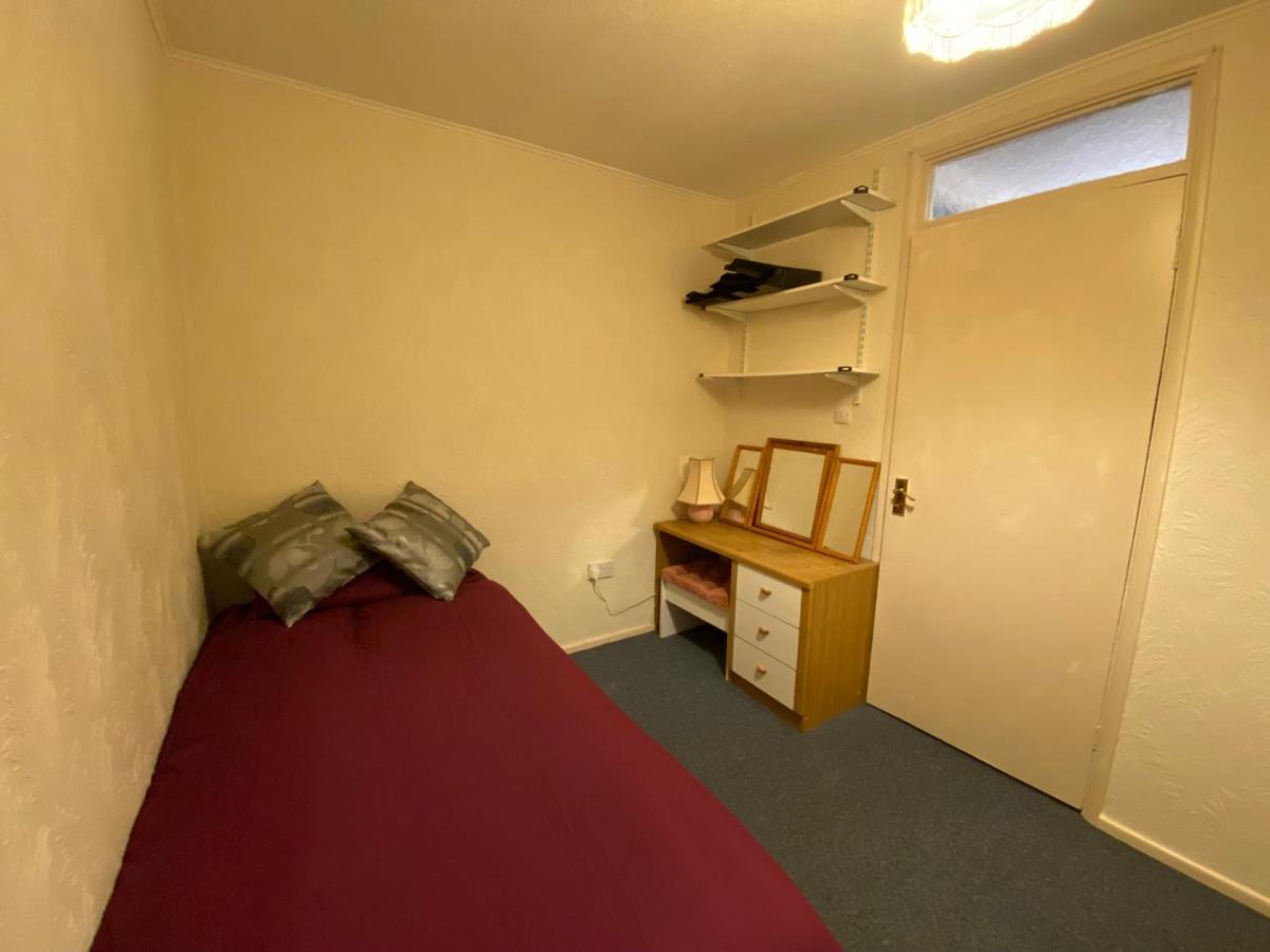Serene 4Br In Harborne Close To Qe Hospital, Harborne Centre 버밍엄 외부 사진