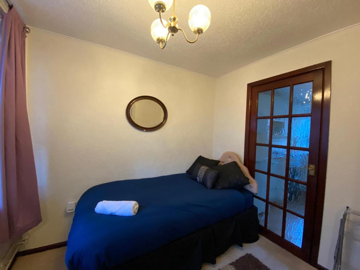 Serene 4Br In Harborne Close To Qe Hospital, Harborne Centre 버밍엄 외부 사진