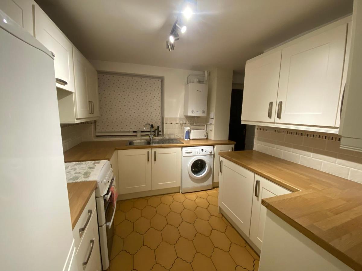 Serene 4Br In Harborne Close To Qe Hospital, Harborne Centre 버밍엄 외부 사진